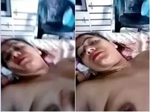 Today Exclusive-Horny Desi Bhabhi Record Her Pussy Musterbation Selfie For Lover