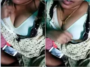 Today Exclusive-Horny Desi Wife Teasing Her Lover