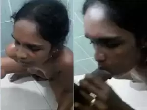 Today Exclusive- Desi Lankan Wife Sucking Hubby Dick In Bathroom