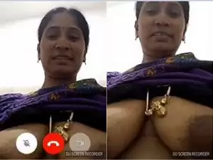 Today Exclusive- Horny Desi Bhabhi Showing Her Big Boobs On Video Call