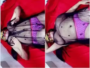 Today Exclusive- Super Hot Desi Model Boob Visible