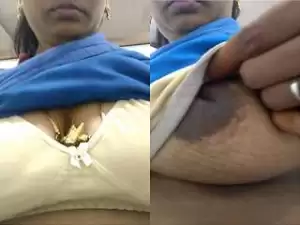 Today Exclusive- Super Hot Look Desi Bhabhi Showing Her Boob