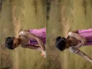 Today Exclusive- Super Hot Look Desi Girl Outdoor Bathing