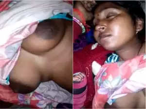 Today Exclusive-Desi Sleeping Wife Boob And Pussy Capture By hubby