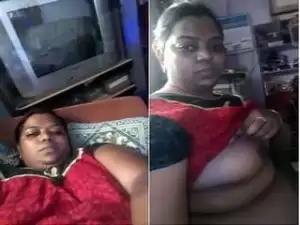 Today Exclusive- Horny Desi Bhabhi Showing Her Big Boobs and Wet Pussy to Lover