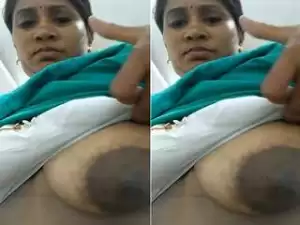 Today Exclusive- Super Hot Look Desi Telugu Bhabhi Showing Her Boobs Part 2