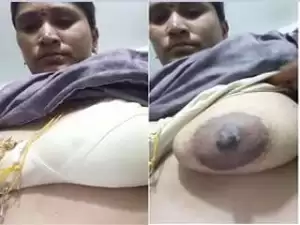 Today Exclusive- Super Hot Look Telugu Bhabhi Showing Her Big Boobs