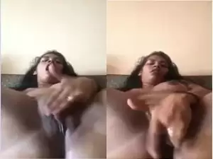 Today Exclusive- Horny Desi Girl Play with Her Wet Pussy