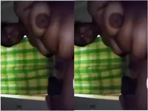 Today Exclusive- Horny Desi Bhabi Record Her Nude Video