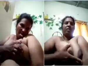 Today Exclusive- Horny Mallu Bhabhi Sucking Her On Boobs