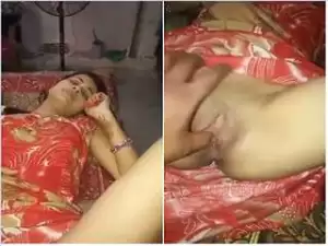 Today Exclusive- Super Hot Look Wife Pussy Fingering By hubby