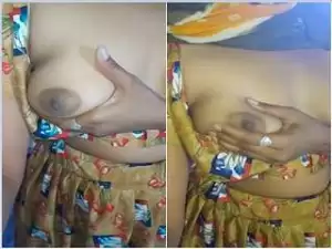 Today Exclusive-Desi Bhabhi Play with her Boobs