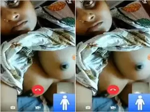 Today Exclusive- Horny Desi Bhabhi Showing Her Boobs and Pussy to Lover IN Video Call