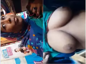 Randi Bhabhi Showing Her Milky Boobs To shop Owner