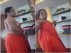 Today Exclusive-Desi Tamil wife Boobs Capture By Hubby