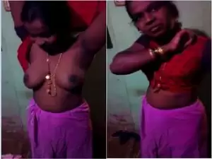 Today Exclusive- Sexy Tamil bahbhi Boobs Capture By Hubby