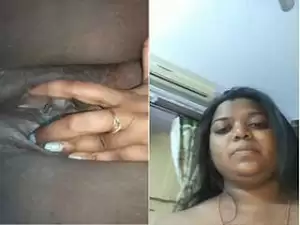 Today Exclusive-Horny Desi Bhabhi Showing Her Nude Body And Pussy Fingering part 1