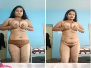 Exclusive- Horny Tamil Girl Strip Her Cloths and Showing Her Boobs and Pussy