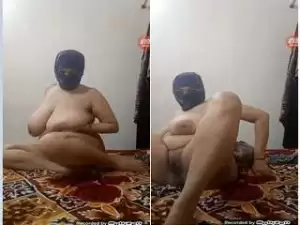 Today Exclusive- Horny Desi Bhabhi Showing Her Big Boobs