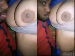 Today Exclusive-Desi Bhabhi Boob Sucking