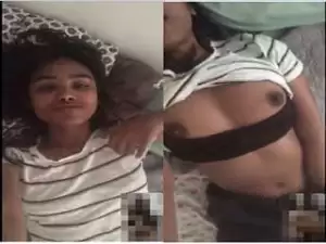Today Exclusive-Sexy Desi Girl Showing her Boobs and pussy On Video Call