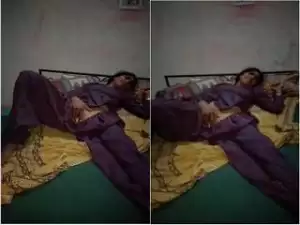 Today Exclusive- Sexy Desi Wife Fingerring Recorded By Hubby