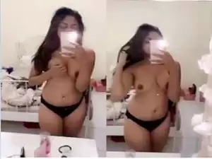 Today Exclusive- Sexy Desi Girl Record Her Boob Selfie For Lover