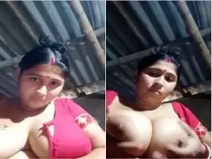 Today Exclusive-Sexy Boudi Showing Her Big boobs and Pussy