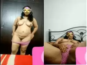 Today Exclusive- Horny Desi Milf Showing her Nude Body On Video Call