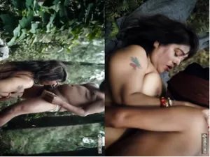 Today Exclusive-Jungle me rasta bhataki Bade Dudhwali Aurat Local Guide ke Sath Nachte huye Khub Choda Rasta Dikhane ke Bahane