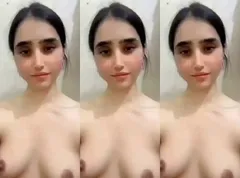 Desi beauty showing full naked in washroom