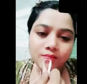Sexy boudi showing