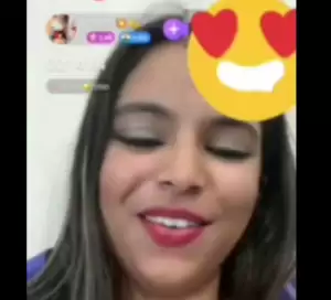 chamet girl show her body