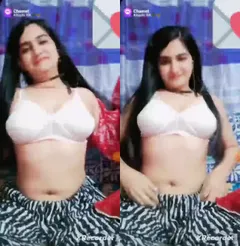 Exclusive - Chamet teen girl show fun 137