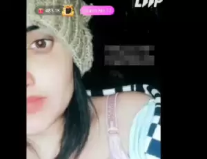pk cute girl chamet app show boobs
