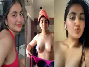 Beautiful Sexy Indian Showing Masturbating